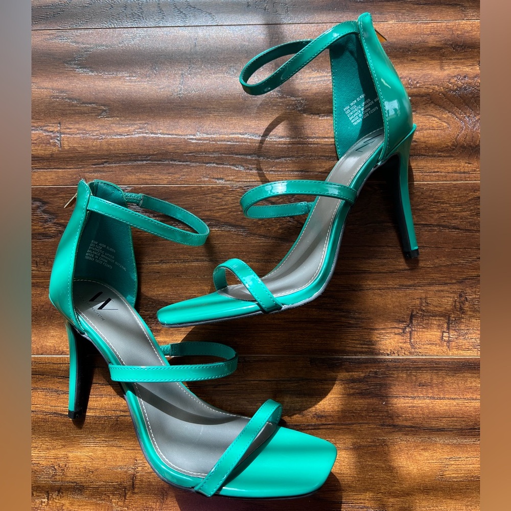 New WOTag - Green Worthington Strappy Heels Size 9.5 💚